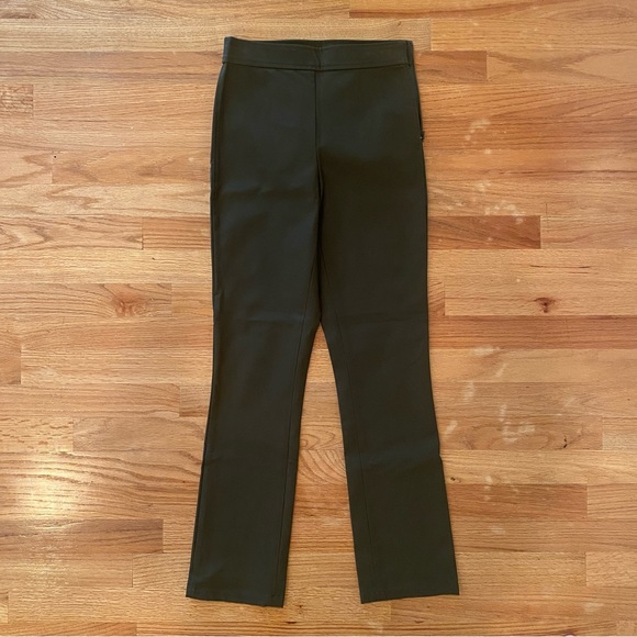 Theory Approach Pant in Juniper Green - Picture 2 of 7